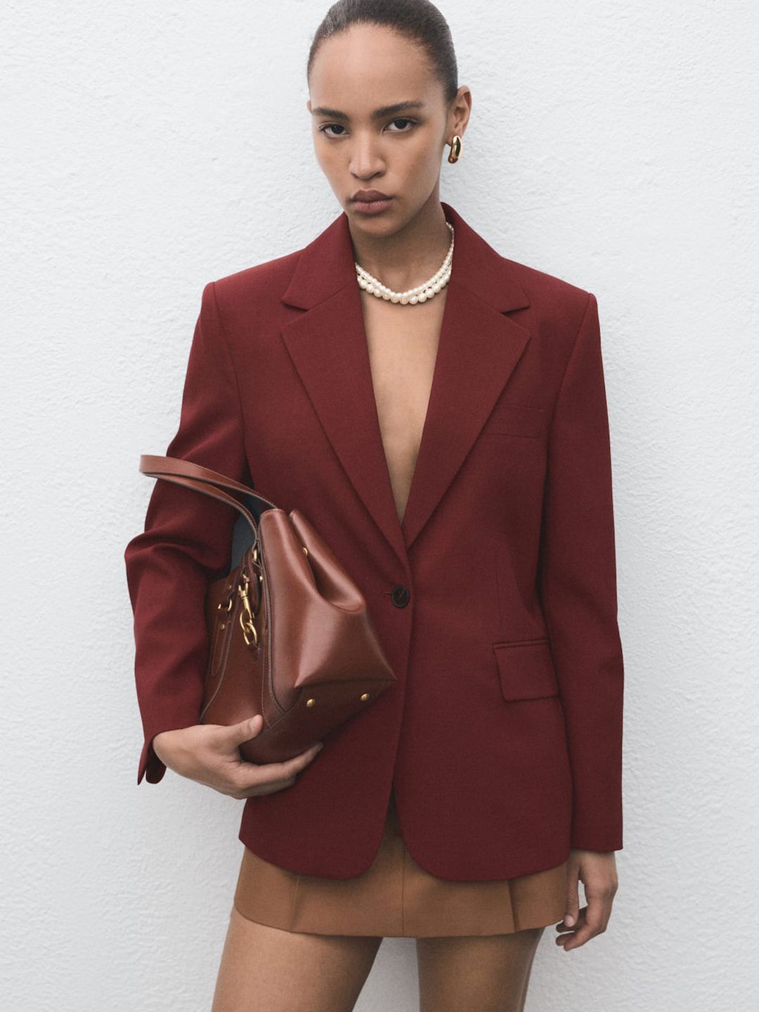 PDqhPuVh_da03e37b1db54b2c94da0342076624f4.jpg MANGO Single-Breasted Formal Blazer - Image 1