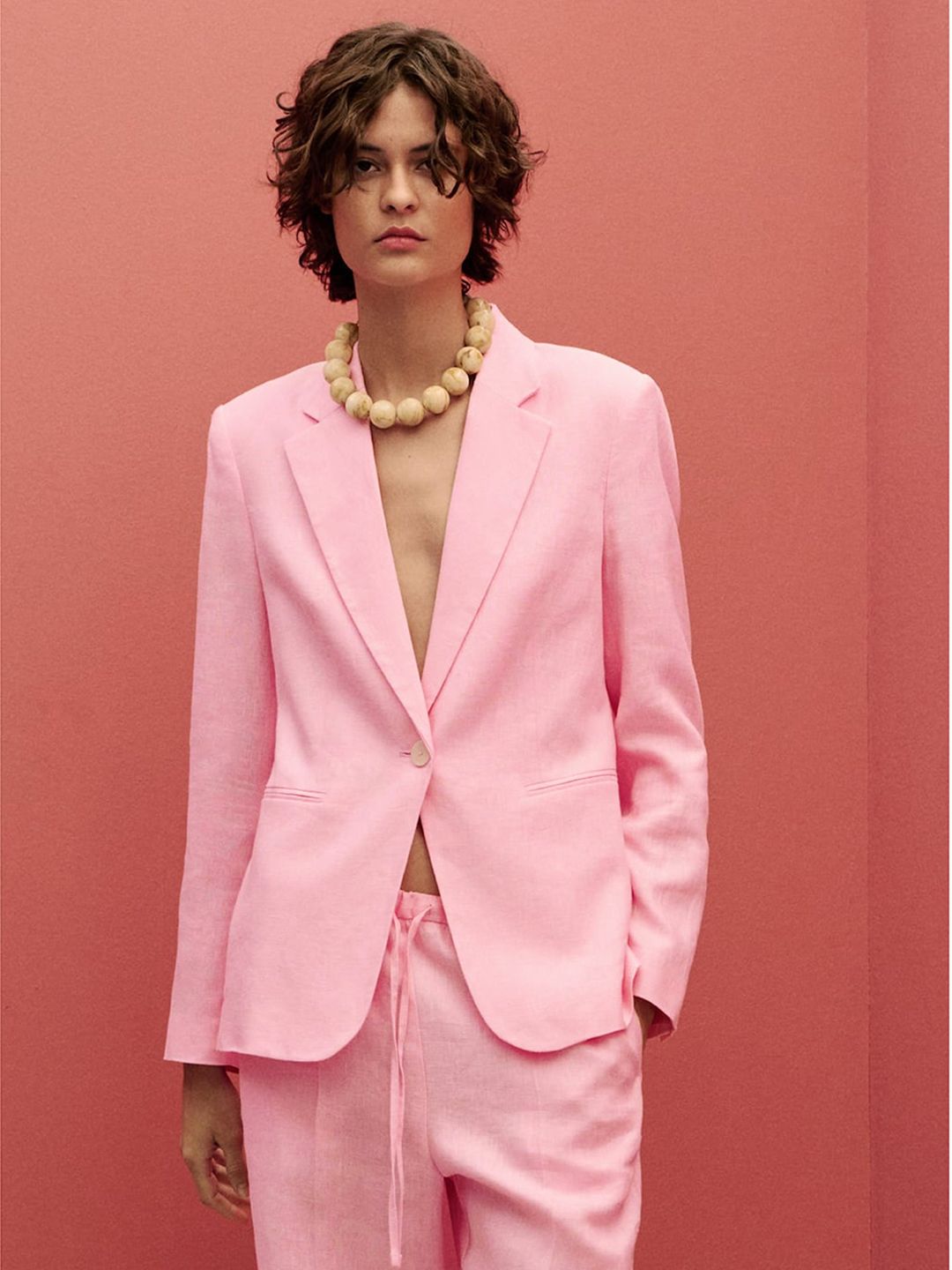 dd6a0cc1-ec5c-4e2e-95cc-4e22bd8735461744009171441-MANGO-Pure-Linen-Single-Breasted-Blazers-9551744009170994-1.jpg MANGO Pure Linen Single-Breasted Blazers - Image 1